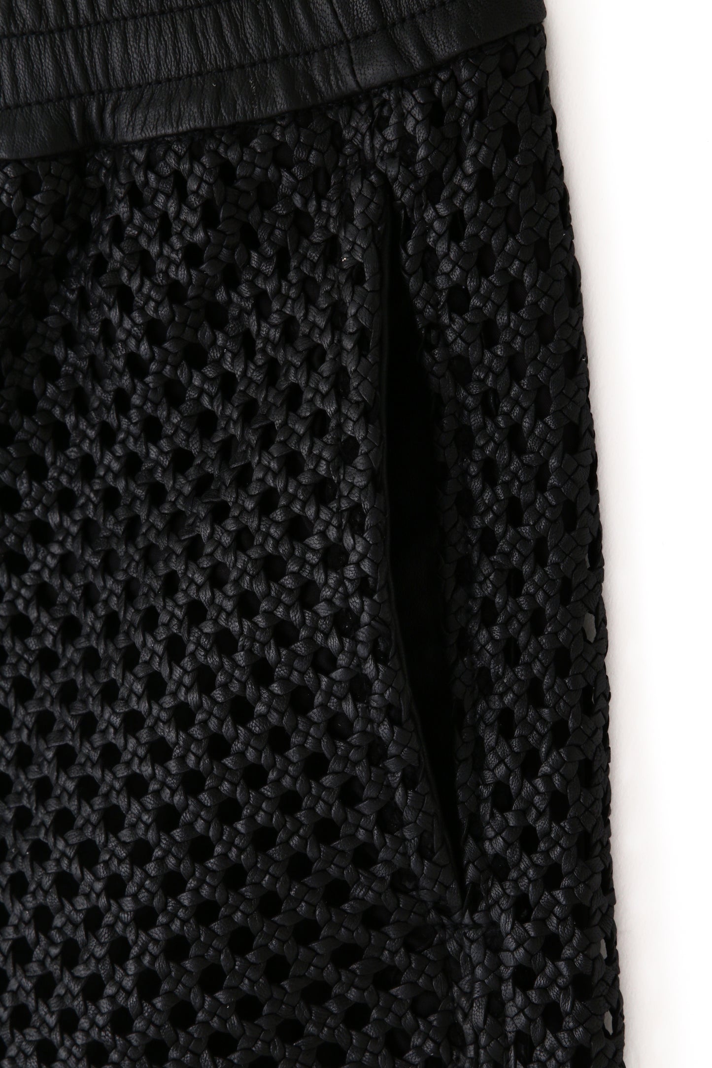 MACRAME LEATHER SHORT PANTS - Goat leather -