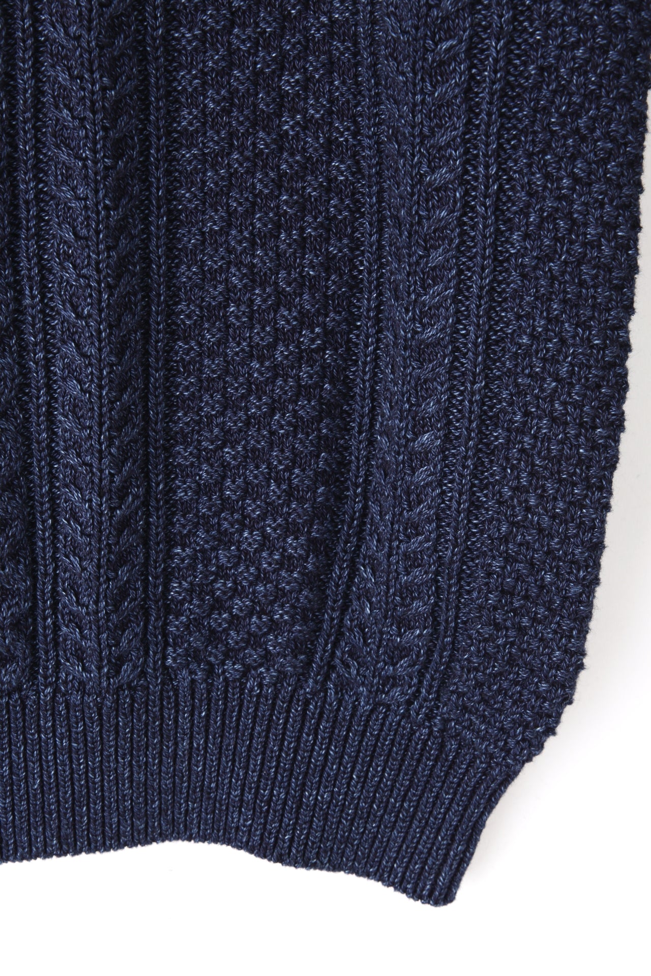 INDIGO YARN CREW NECK CABLE SWEATER - One wash -