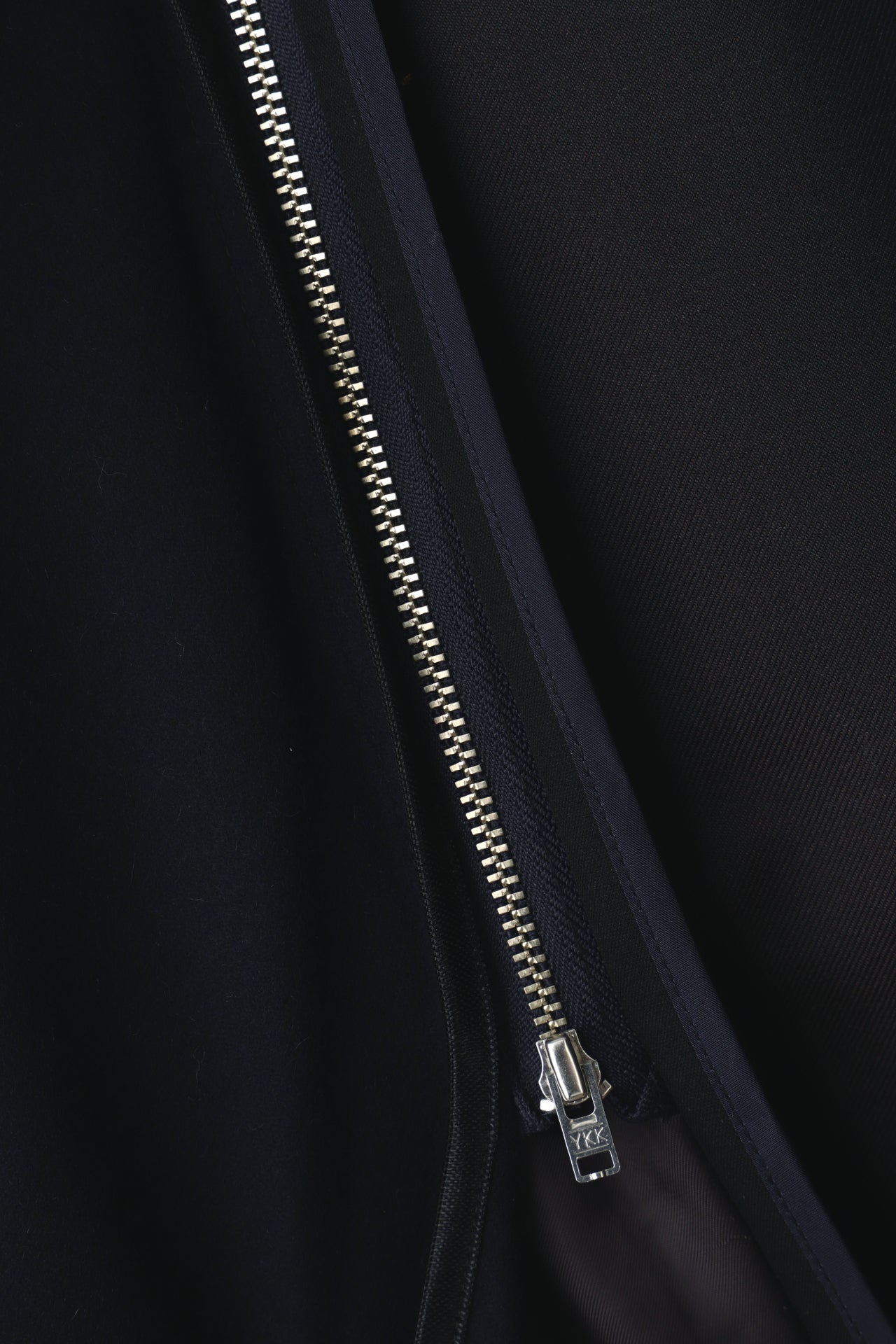 TRENCH COAT ‐Wool twill‐