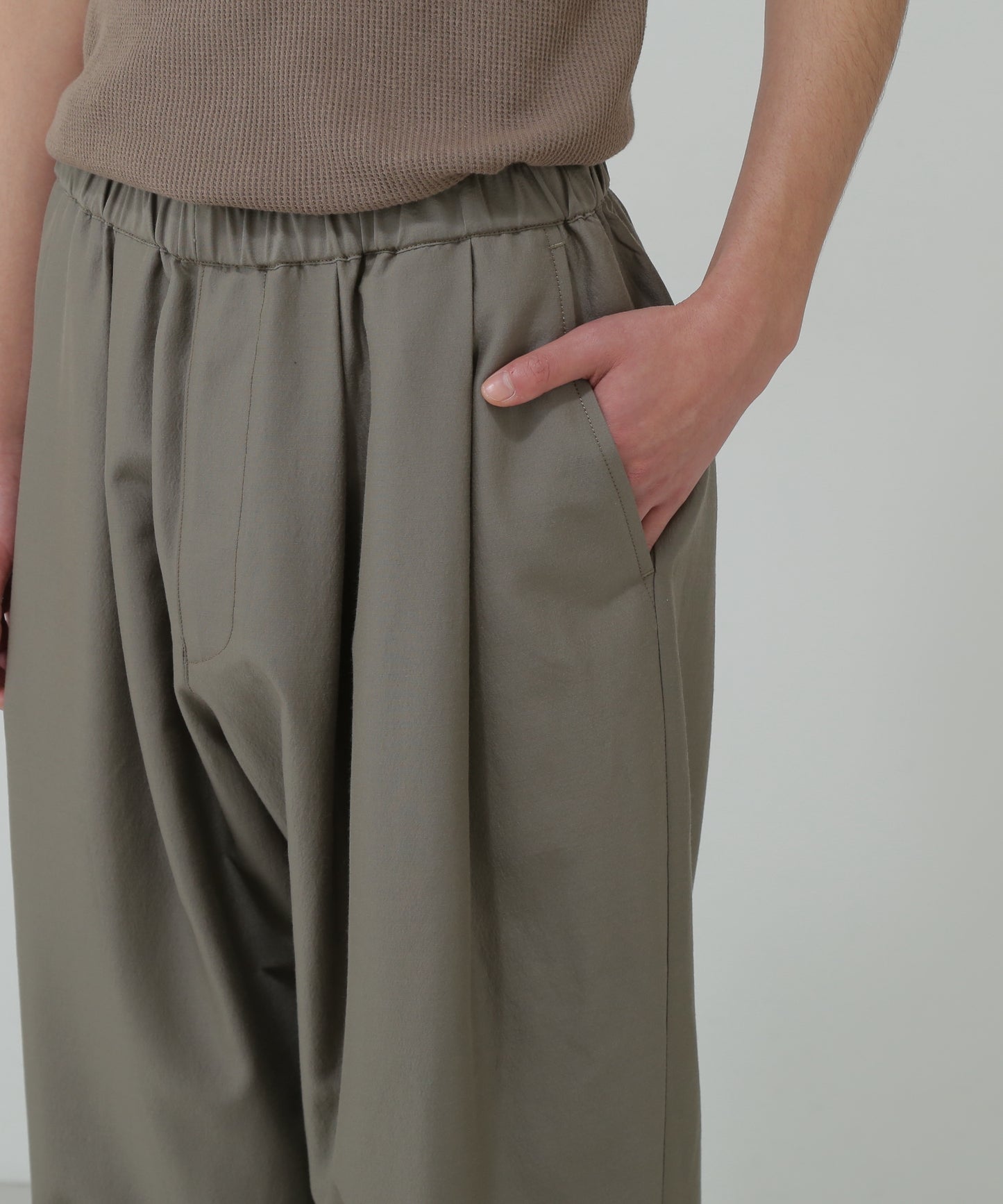 TUCK EASY PANTS - Silk / Wool -