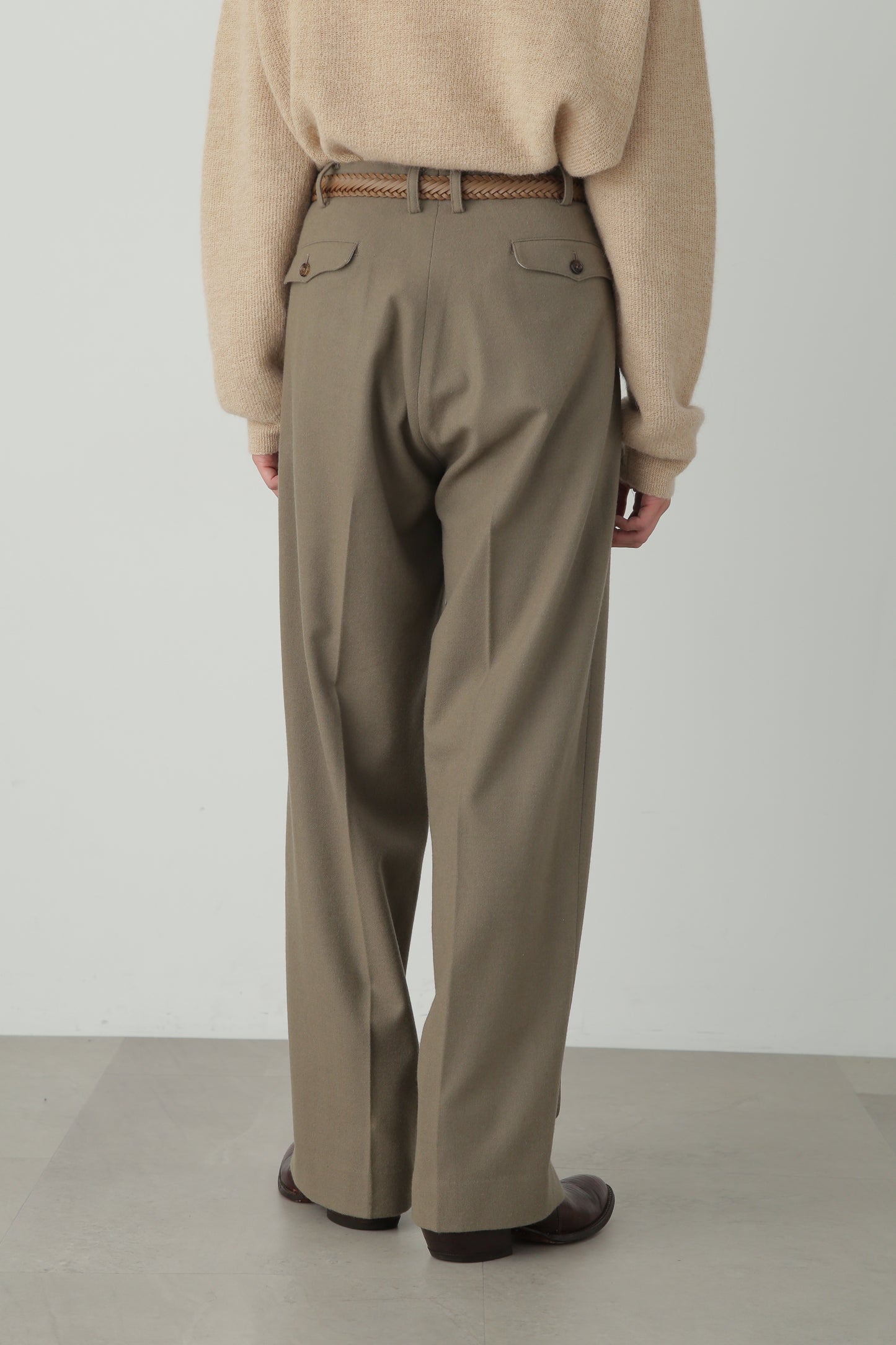 IN TUCK TROUSERS -Powder melton-