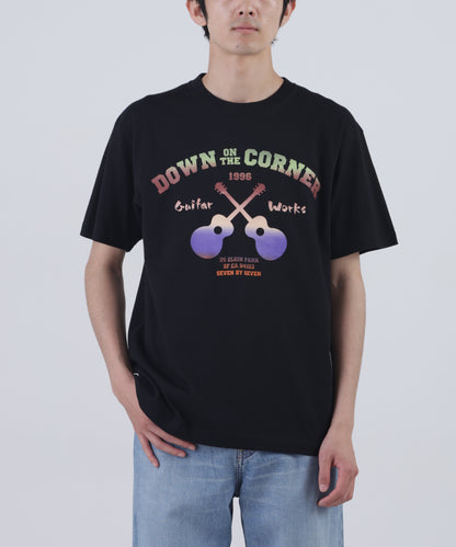 【SEVEN BY SEVEN / Down on the Corner】 GRADATION PRINT TEE ‐Guitar‐