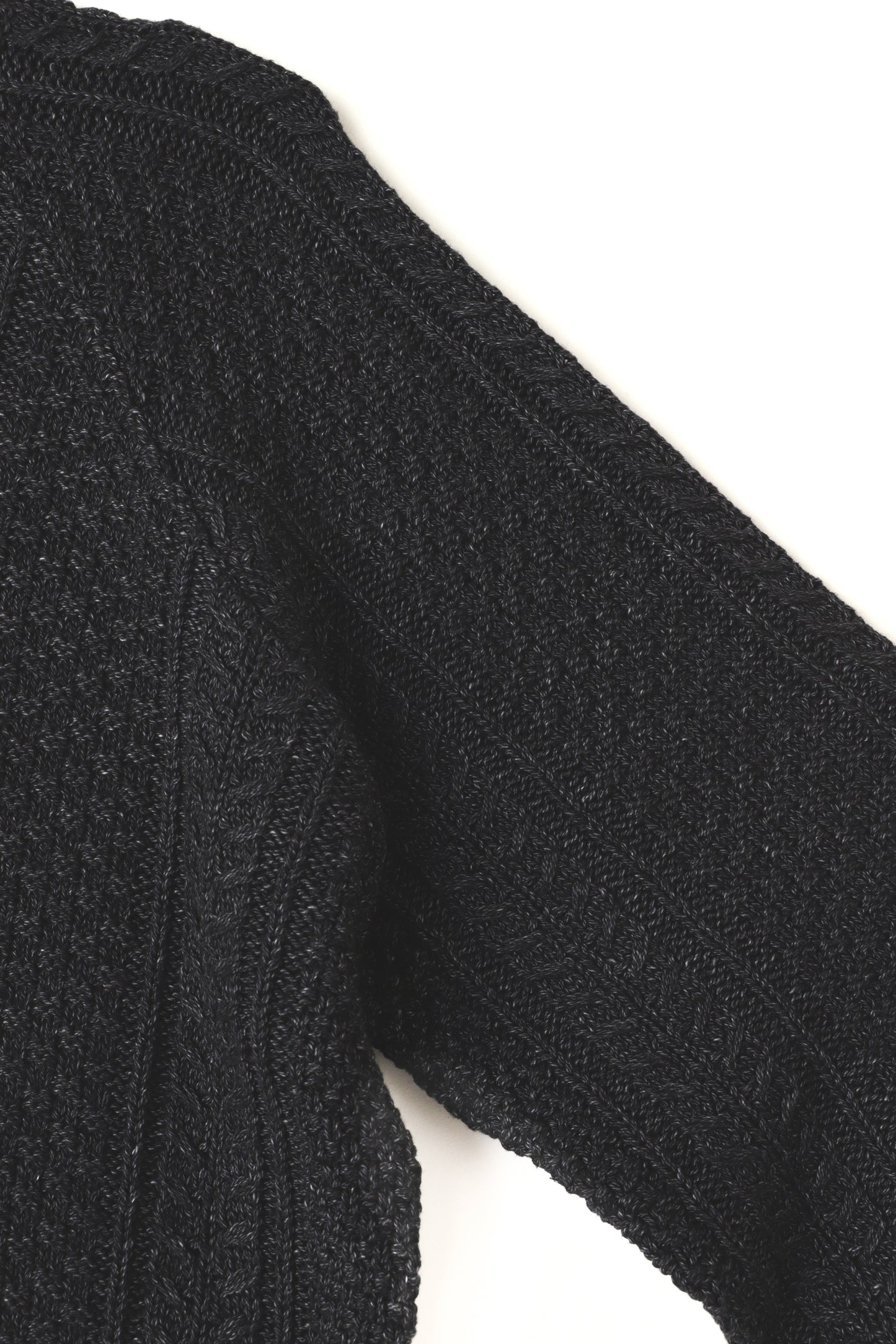 CREW NECK CABLE SWEATER -Indigo yarn-