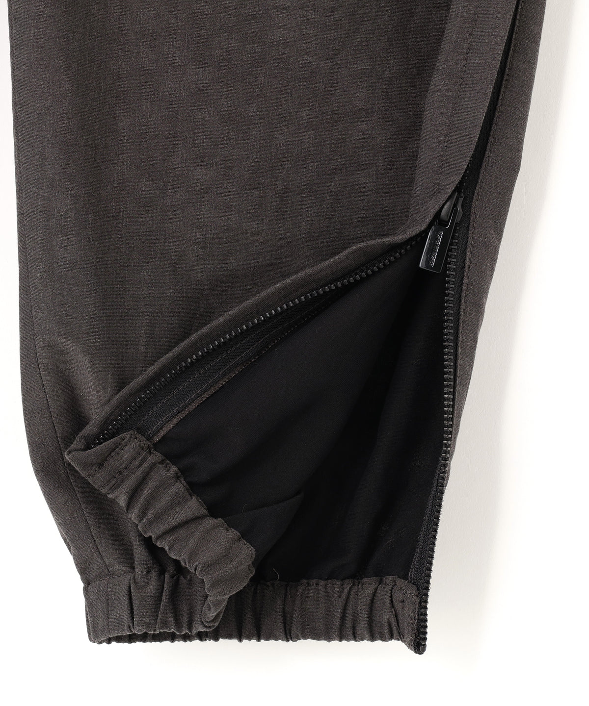 TRAINING PANTS ‐Double Face Cotton Silk‐