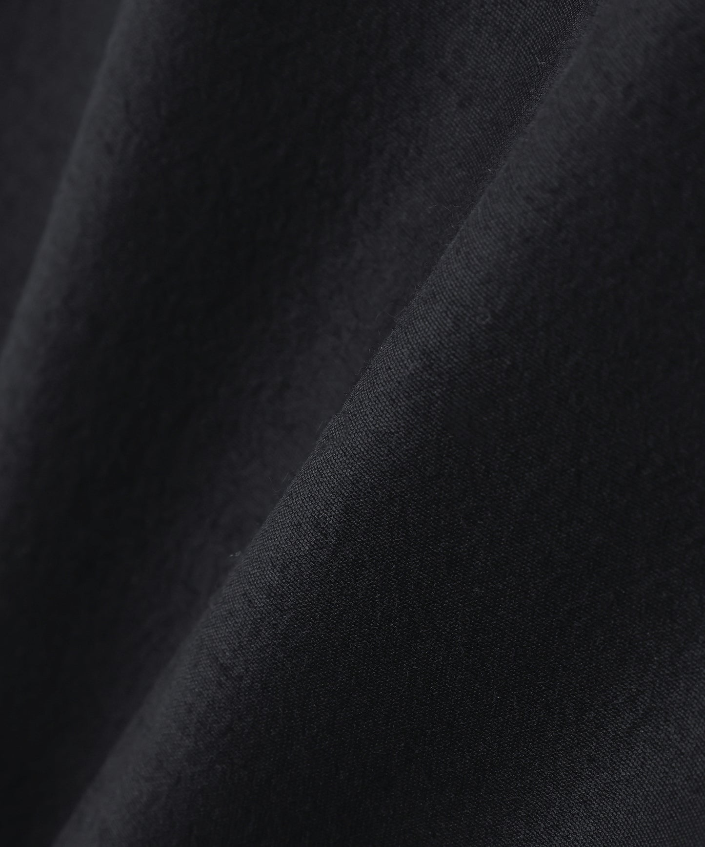 TAPERED TROUSERS ‐High density Wool Silk‐