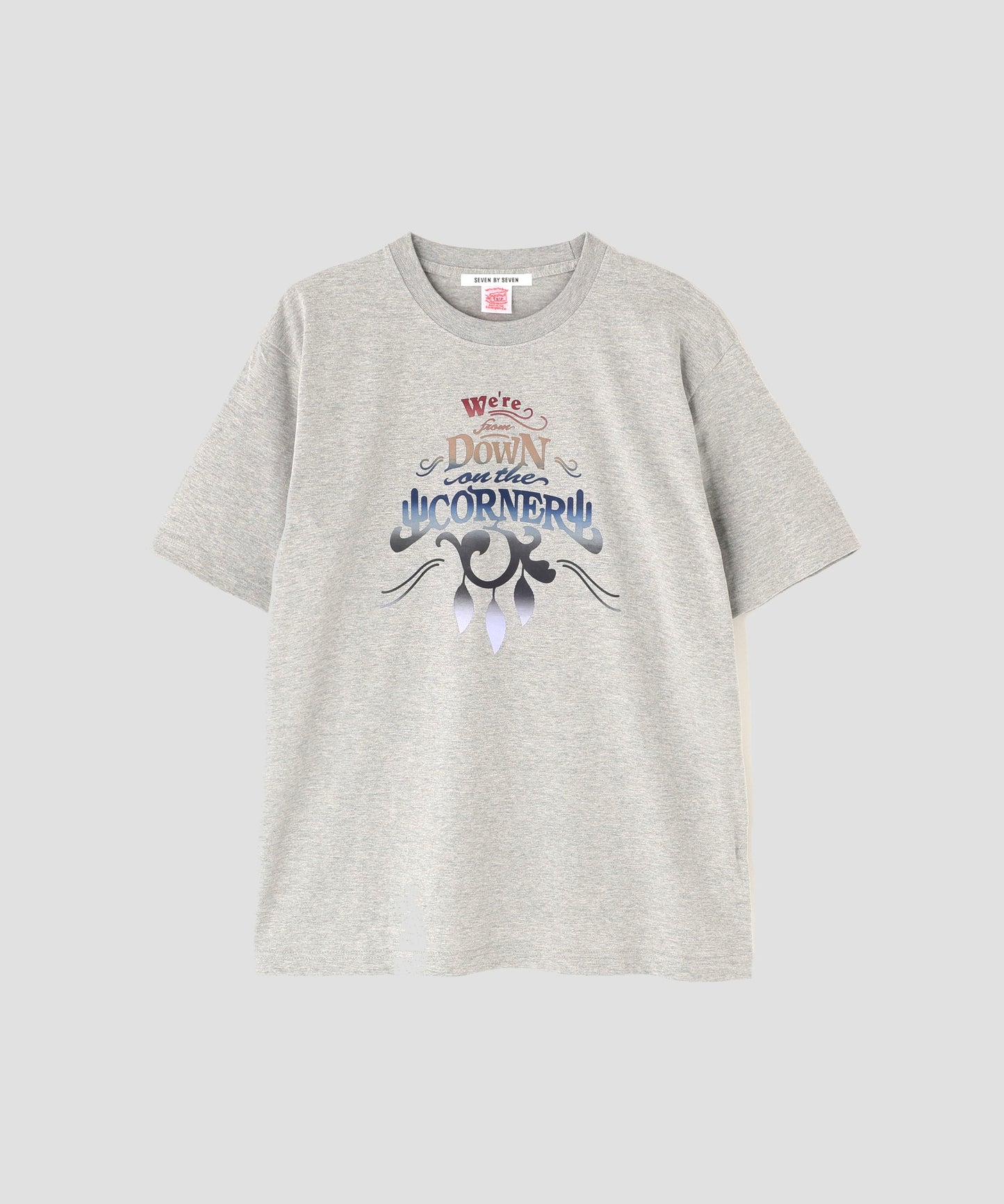 【SEVEN BY SEVEN / Down on the Corner】GRADATION PRINT TEE ‐Logo‐