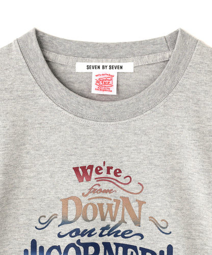 【SEVEN BY SEVEN / Down on the Corner】GRADATION PRINT TEE ‐Logo‐