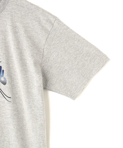 【SEVEN BY SEVEN / Down on the Corner】GRADATION PRINT TEE ‐Logo‐