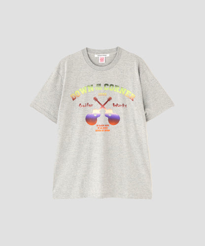 【SEVEN BY SEVEN / Down on the Corner】 GRADATION PRINT TEE ‐Guitar‐