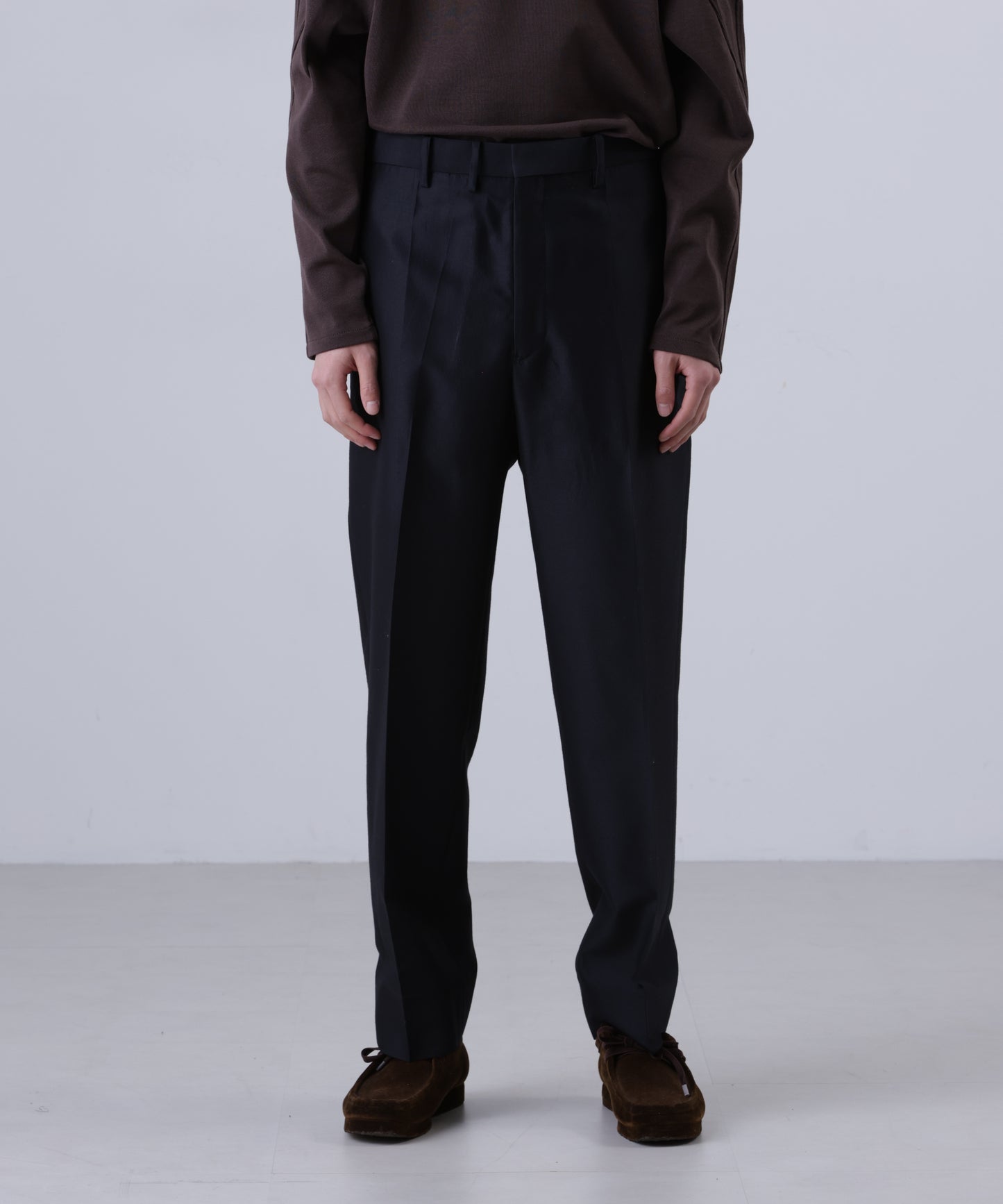 TAPERED TROUSERS ‐High density Wool Silk‐