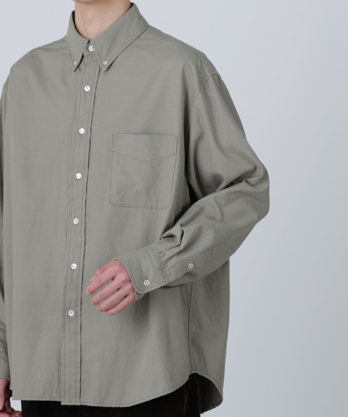TWILL BUTTON DOWN SHIRTS ‐Tightly woven Cotton‐