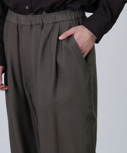 TUCK EASY PANTS ‐Silk Wool Loose twill‐