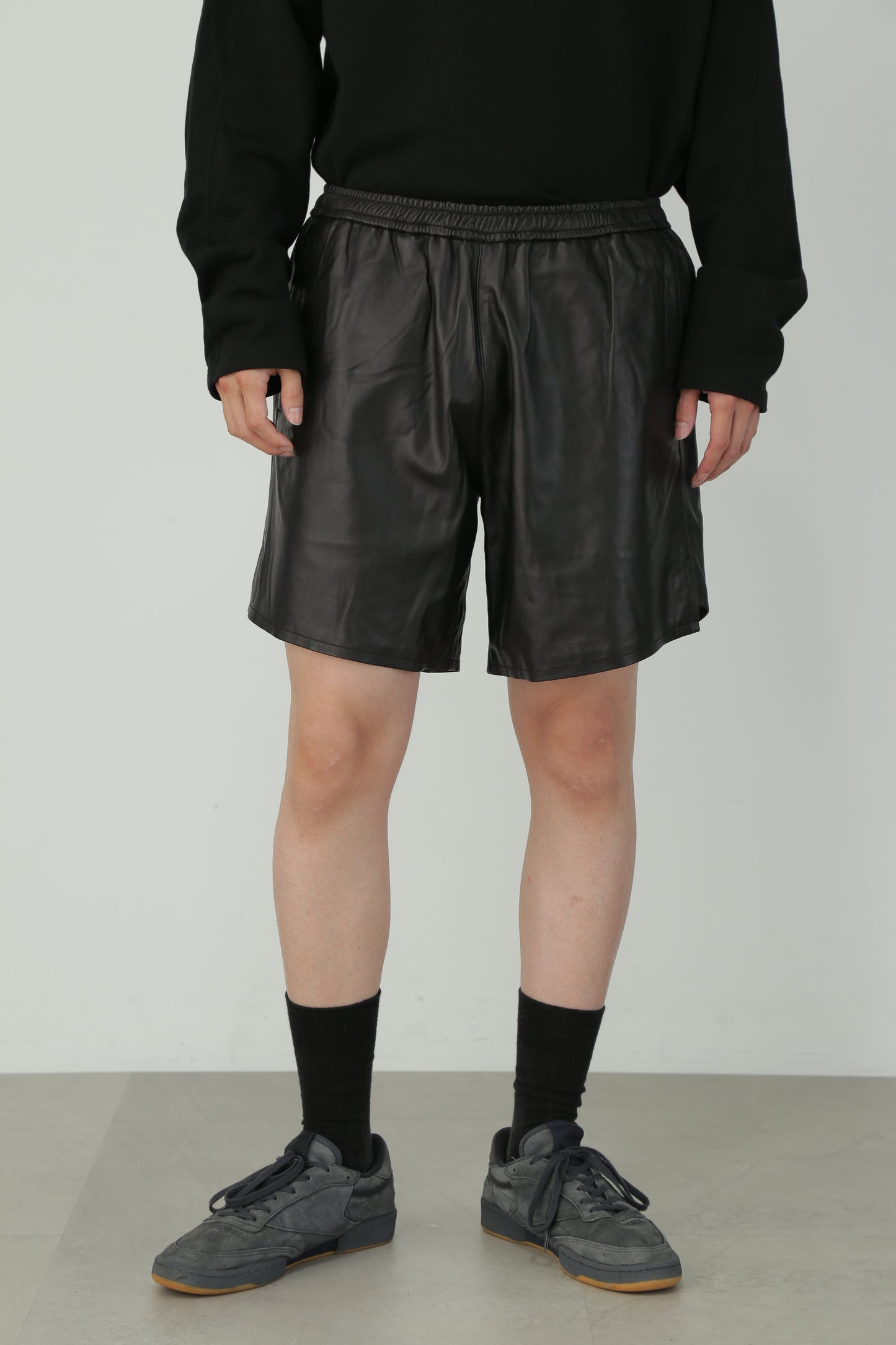 LEATHER SHORT PANTS -Sheep leather-