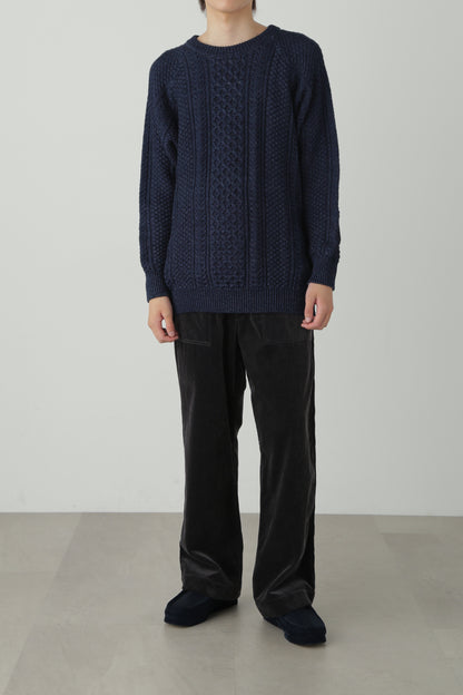 CREW NECK CABLE SWEATER -Indigo yarn-