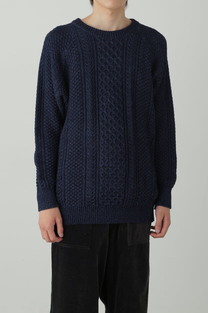 CREW NECK CABLE SWEATER -Indigo yarn-